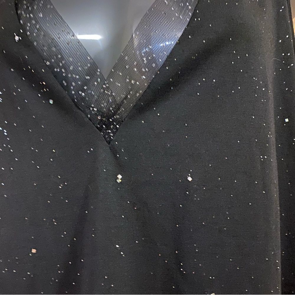 Sheilay Black & Metallic Silver Tank Top, Size XL. (S130) - Picture 3 of 6